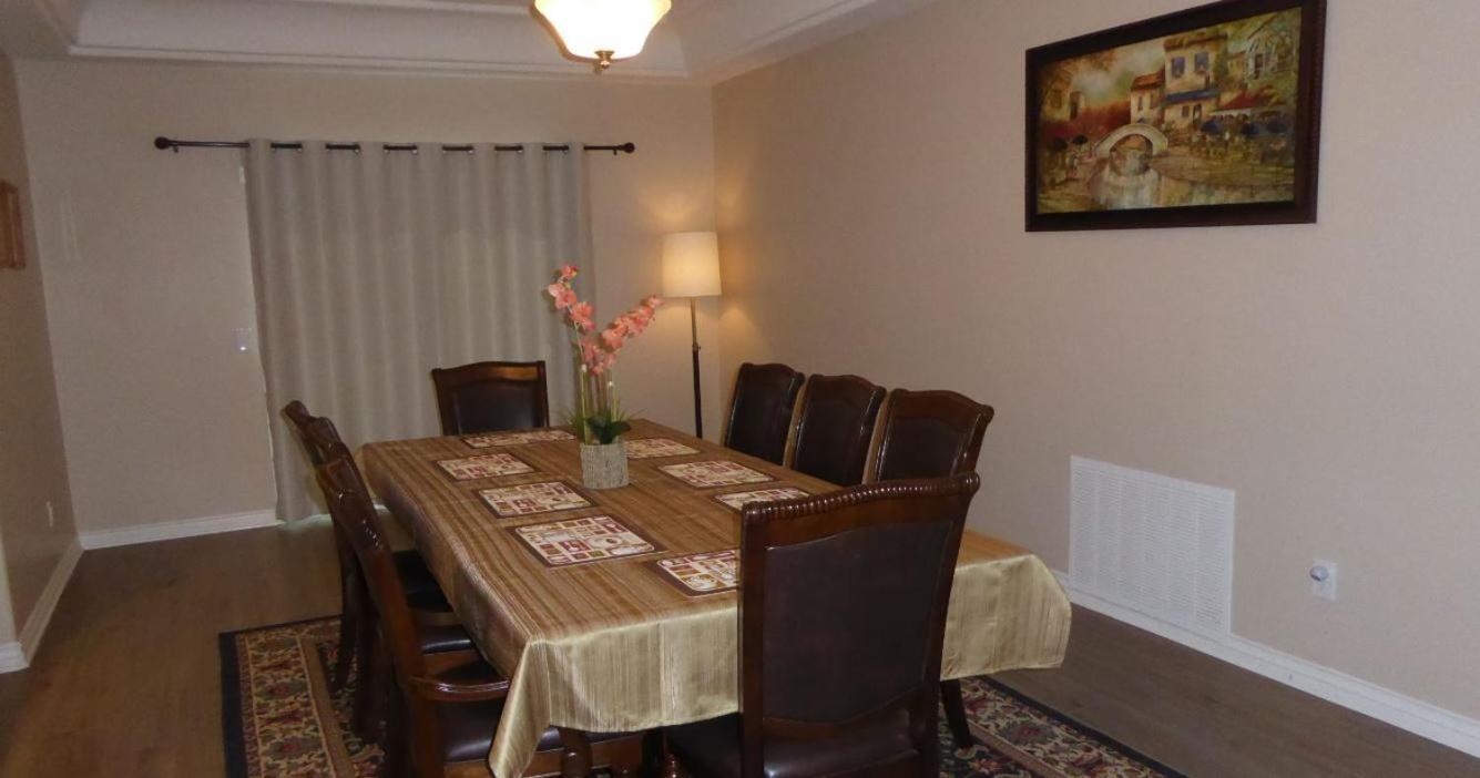 Mansion On The Hill Let 4 Rooms, 5Th Cost Extra Sage Экстерьер фото