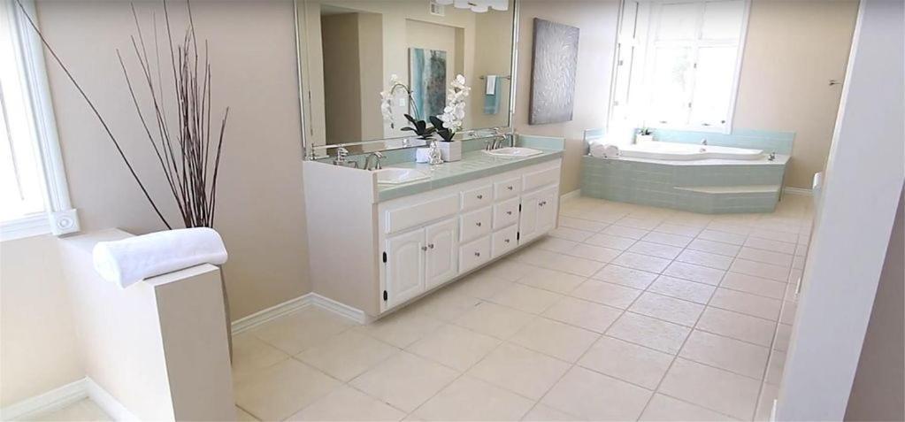 Mansion On The Hill Let 4 Rooms, 5Th Cost Extra Sage Экстерьер фото